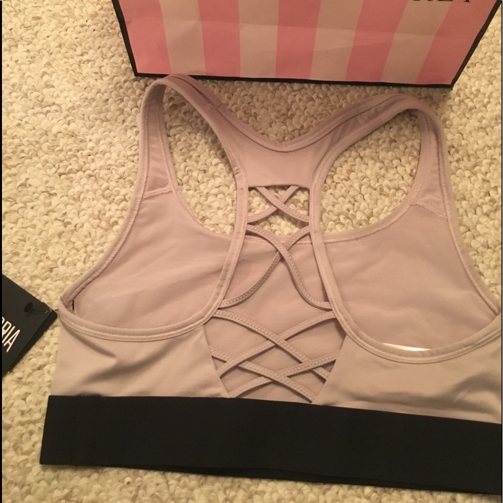 Victoria Secret sports bra size small NWT - Picture 4 of 5